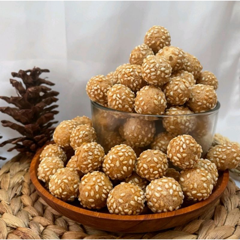 

[1Kg] MAKANAN RINGAN CIPUT WIJEN KUNING 500g / ONDE MINI COKLAT | kue onde onde wijen | kue onde onde cream | kue cream crackers | kue onde onde | kue onde ketawa