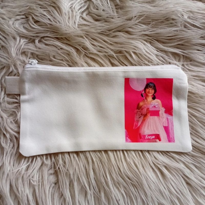 

tempat pensil jkt48 generasi 7 christy, zee, freya, muthe, olla, jessi, eli chika