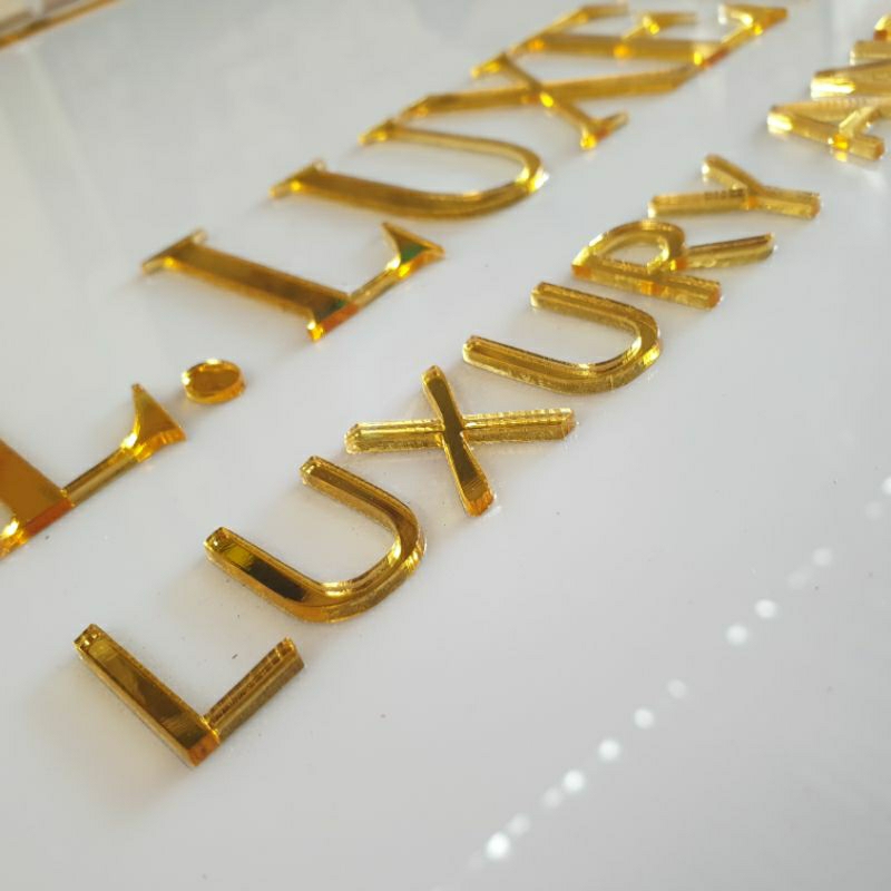 Papan logo akrilik/Huruf timbul akrilik dengan spon eva