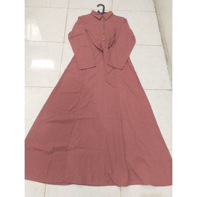 gamis/dress panjang merah bata