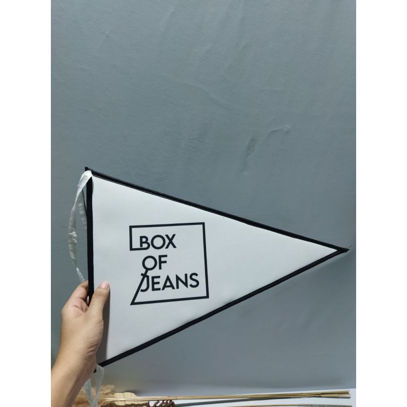 Cetak Bendera Travel/Bendera Segitiga Custom/Bendera Tour Custom Desain