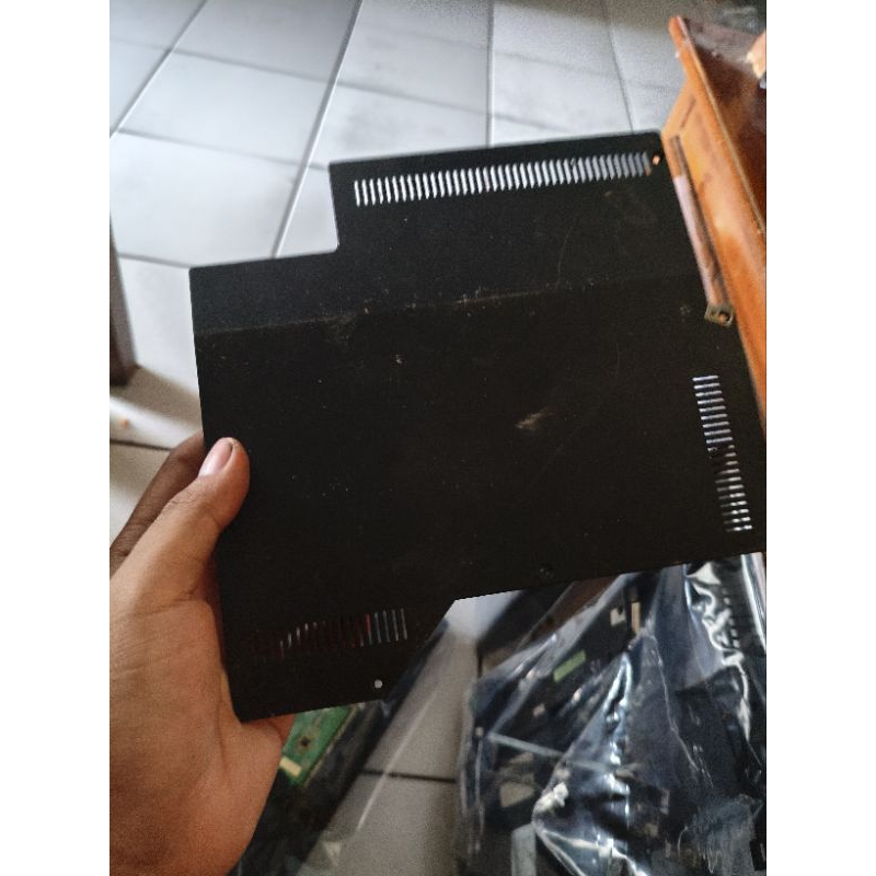 tutup belakang laptop Zyrex e4105 ori