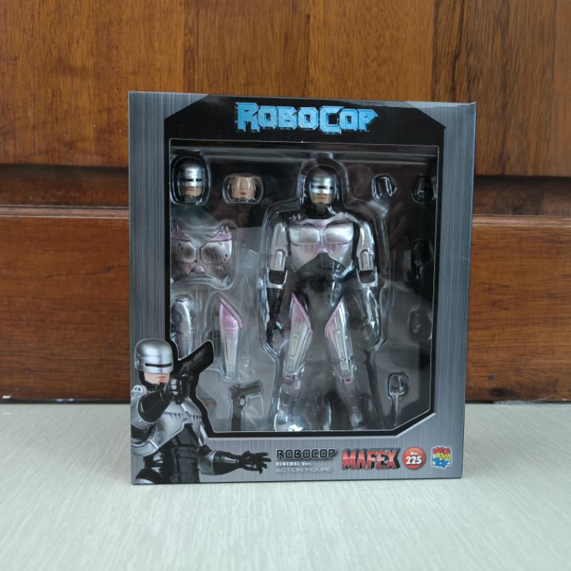 Mafex RoboCop Renewal Ver. No. 225