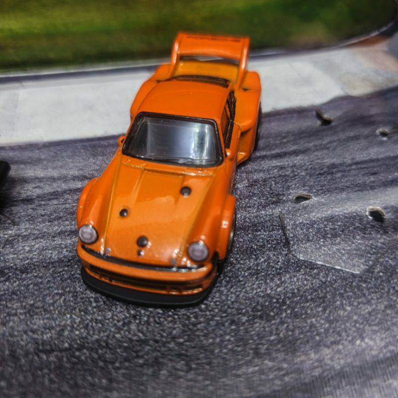 HOTWHEELS DIORAMA LOOSE PORSCHE 934.5 ORANGE PREMIUM