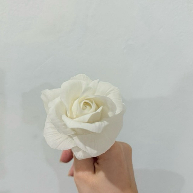 

Gumpaste Flower/ Sugar Flower. Rose Gumpaste Flower (size standar)