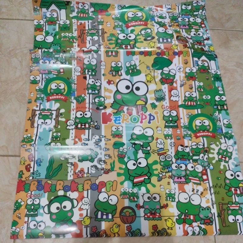 

kertas kado glossy gambar keropi