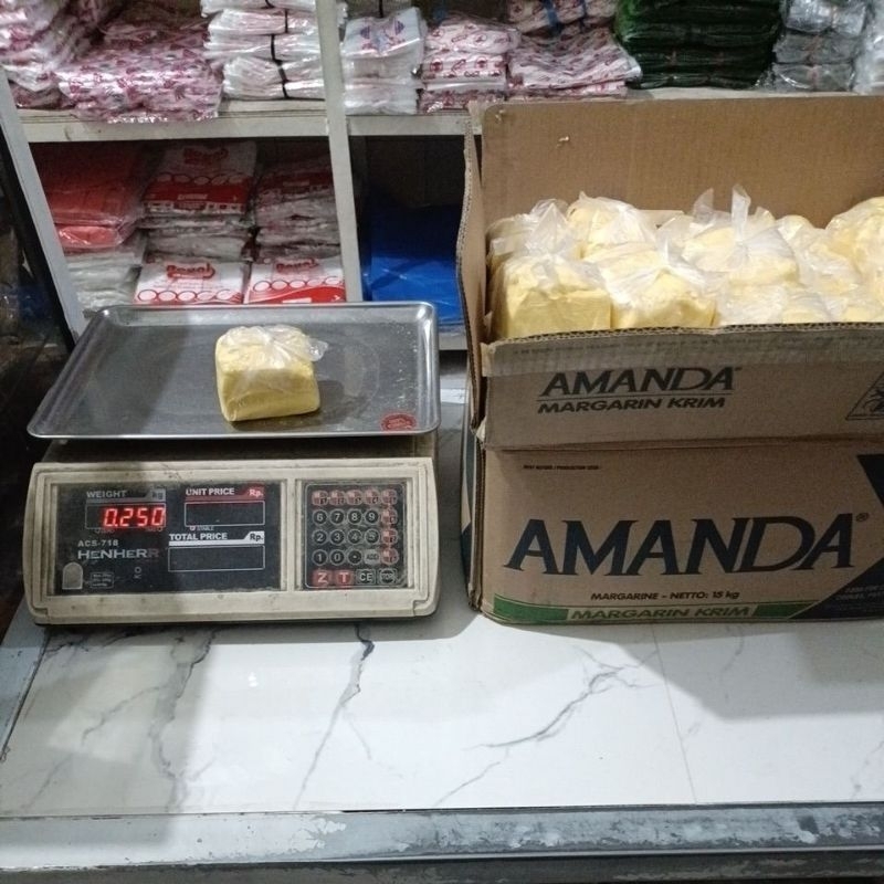 

margarin Amanda kemasan 250gram
