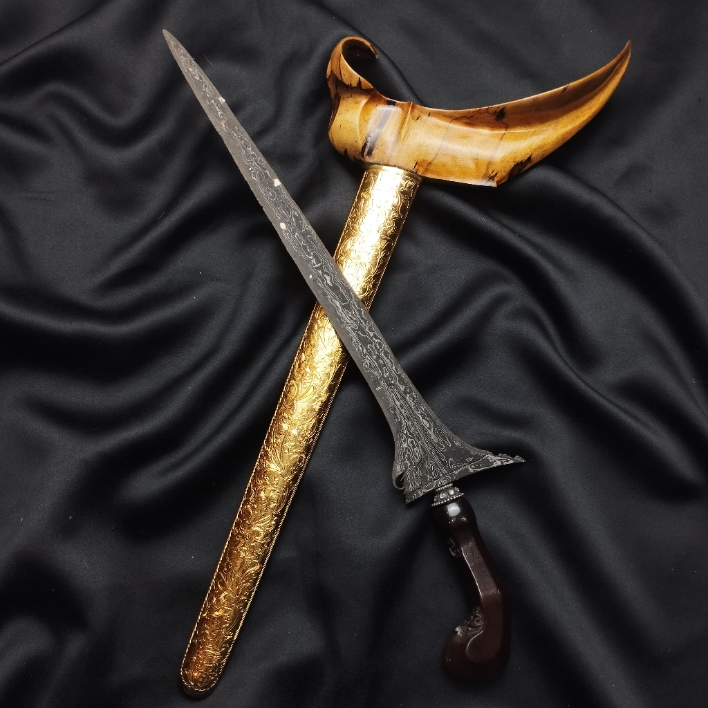 Keris Dhapur Kalamisani Pamor Wahyu Tumurun Tangguh Mataram Amangkurat