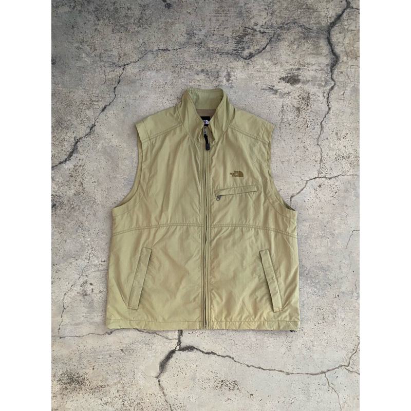 vest tnf
