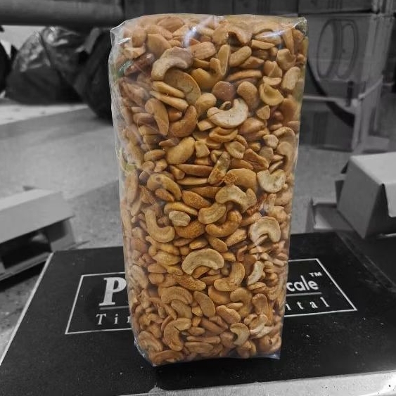 

kacang mete patahan matang original 200gram (daun jeruk)