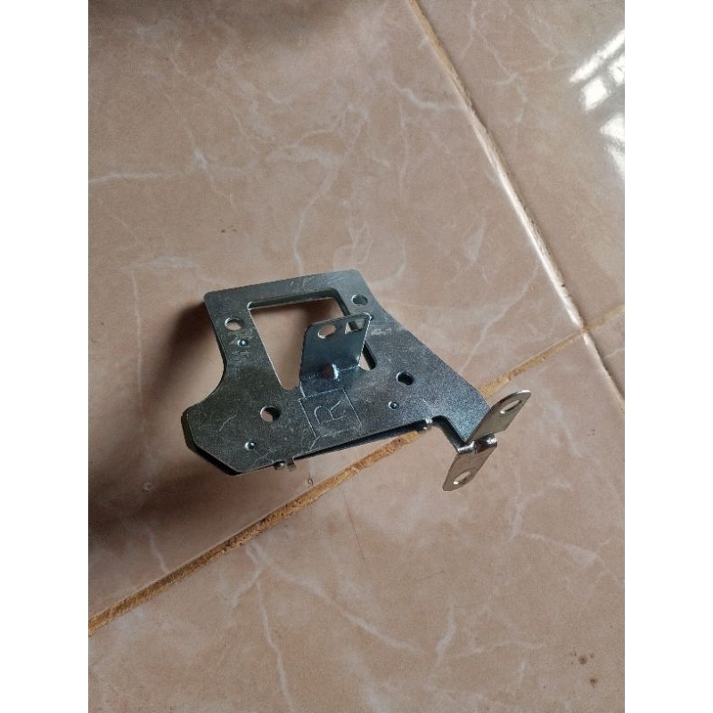 Bracket Head unit Agya Ayla copotan ori