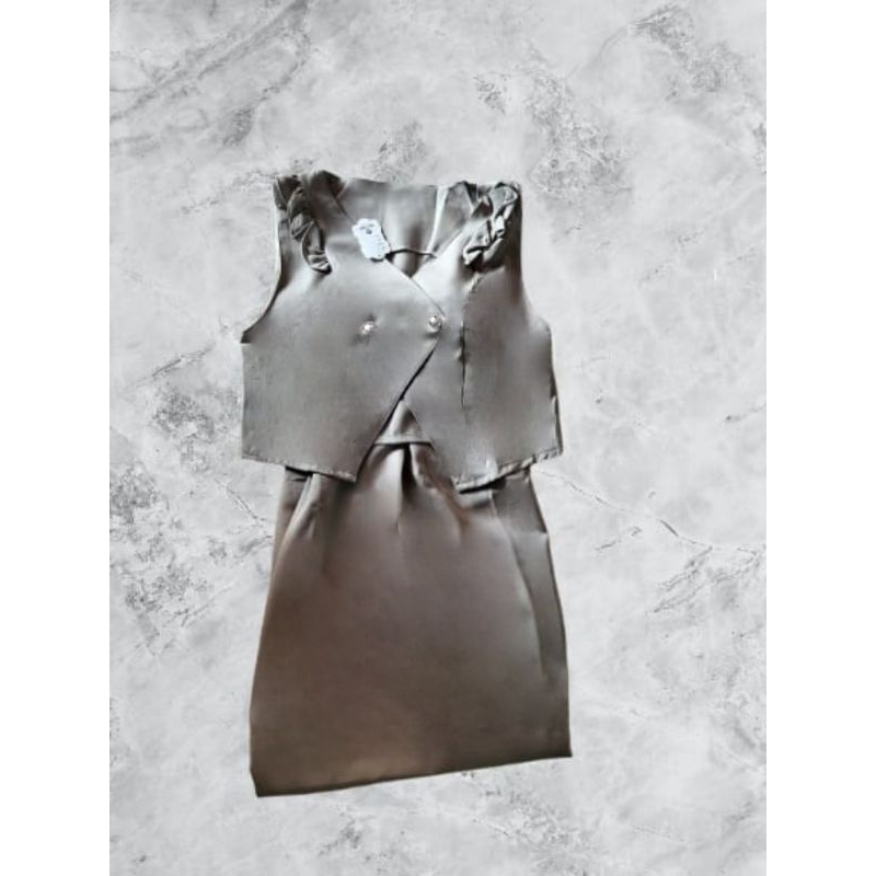 outer kebaya satin elegan outer model sleeveless (tanpa lengan)| model modern simple untuk acara for