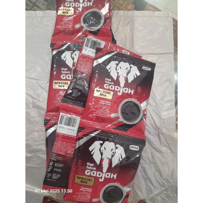 

KOPI GADJAH SPECIAL MIX 23G X 10 PCS