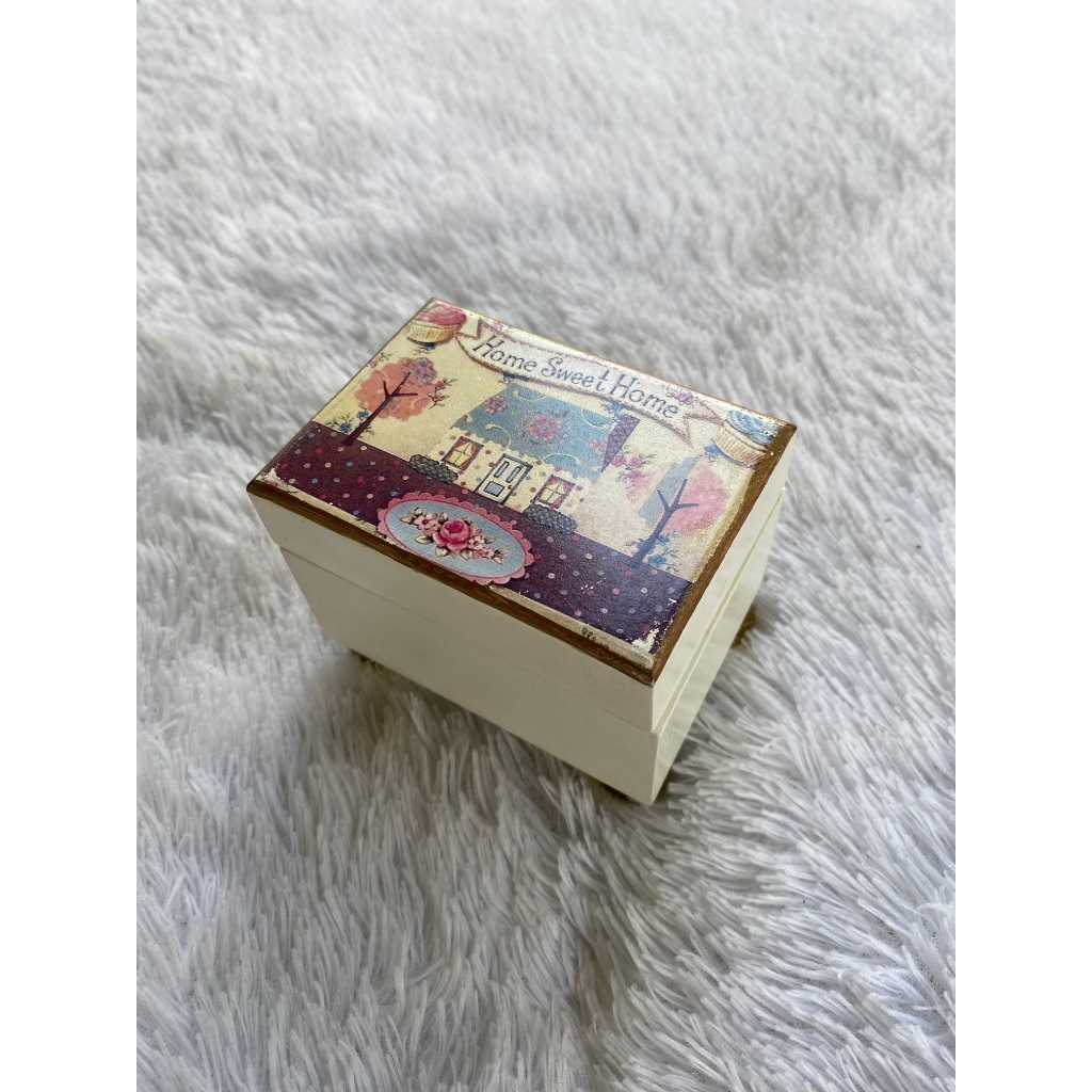 Kotak Perhiasan Kayu Vintage dengan Cermin