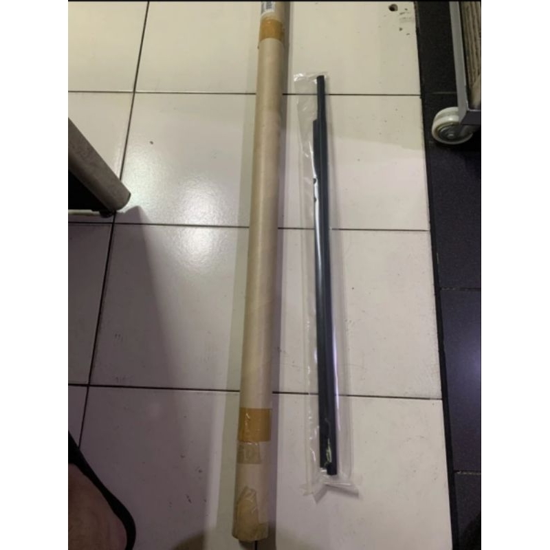 Pelipit kaca belakang suzuki sx4 ori suzuki