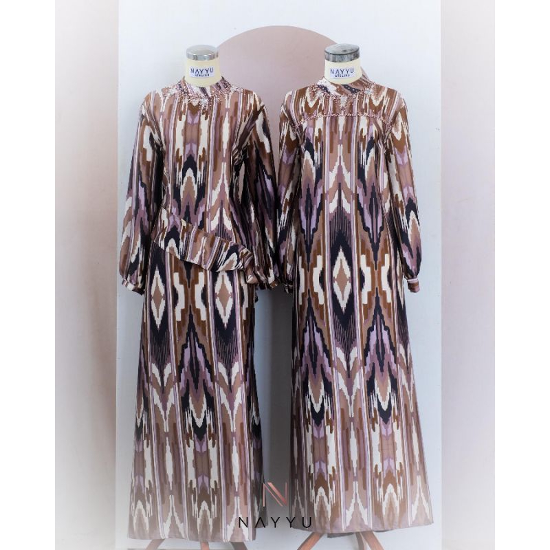 Dress Satin Silky Motif Payet