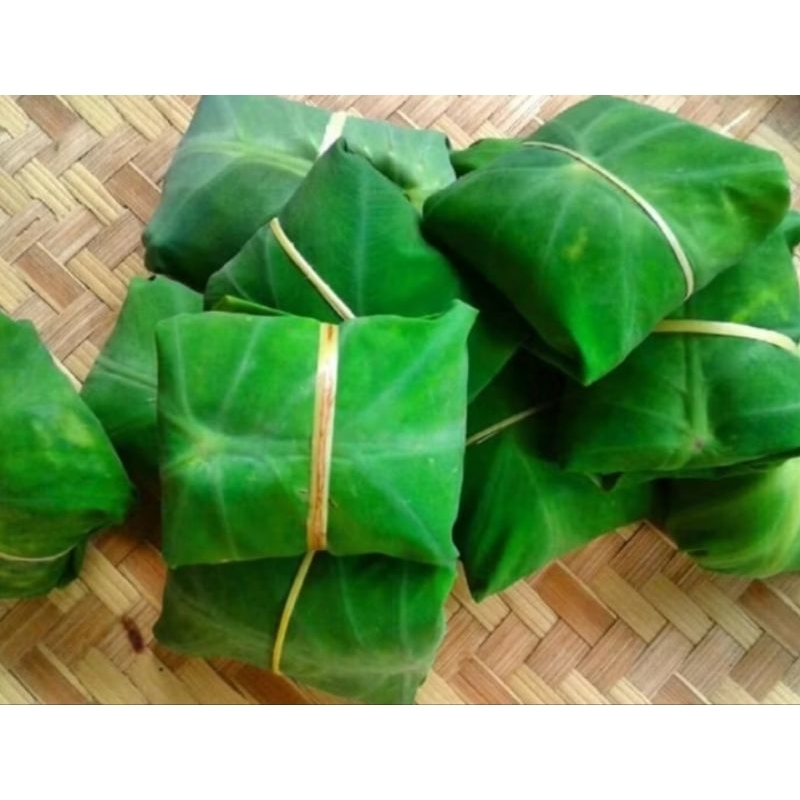 

daun talas segar pres-pres/isi 10pcs bungkus buntil siap kirim
