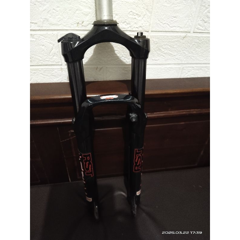 Fork angin ukuran 27,5 RST Aerial