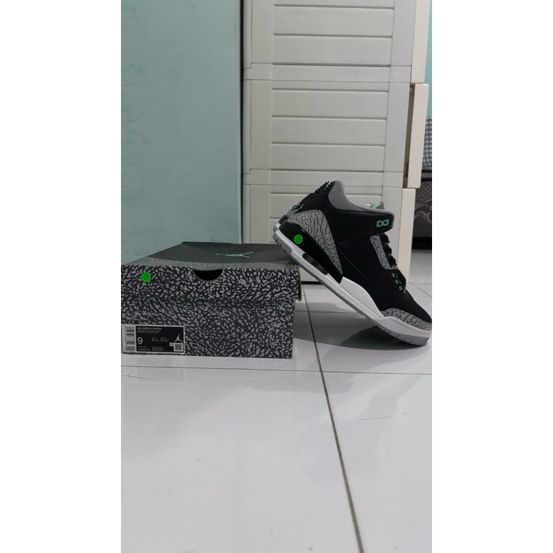 Air Jordan Retro 3 Black/green Glow- Wolf Grey  Size 42,5  Brand new in box Original Nike 100%