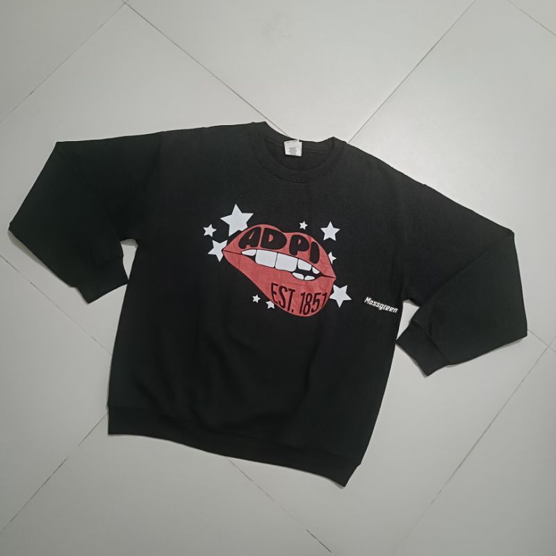 (CN) Crewneck / art Alpha Delta Pi tag "ADPI" EST.1851 tag Gildan heavy blend ,L