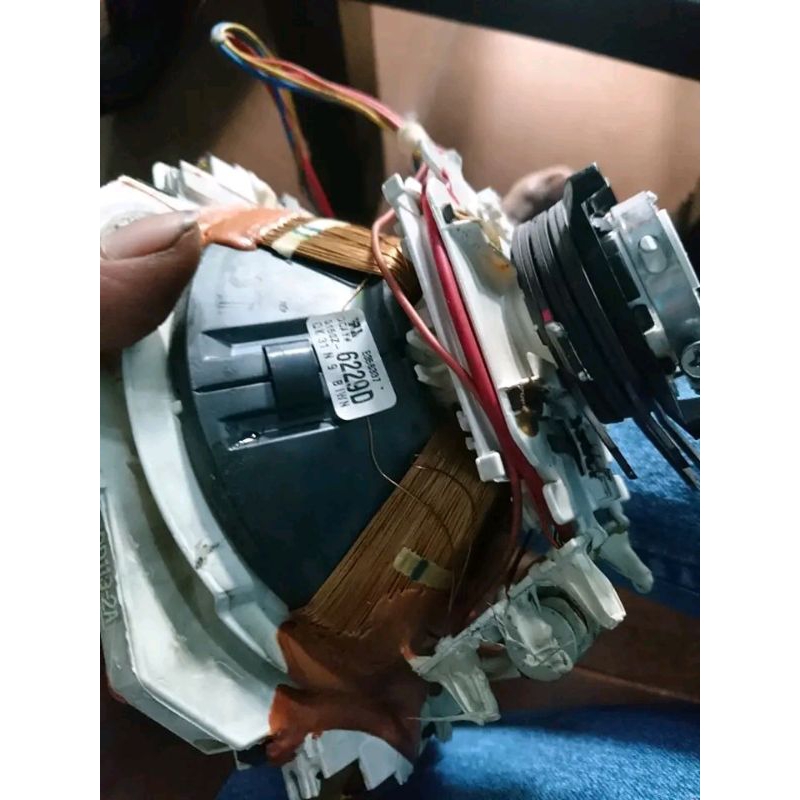 YOKE TV POLYTRON SLIM 6229D