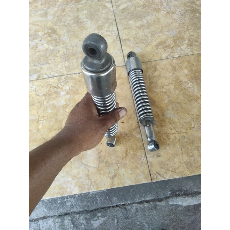 shock belakang astrea 800 bekas copotan