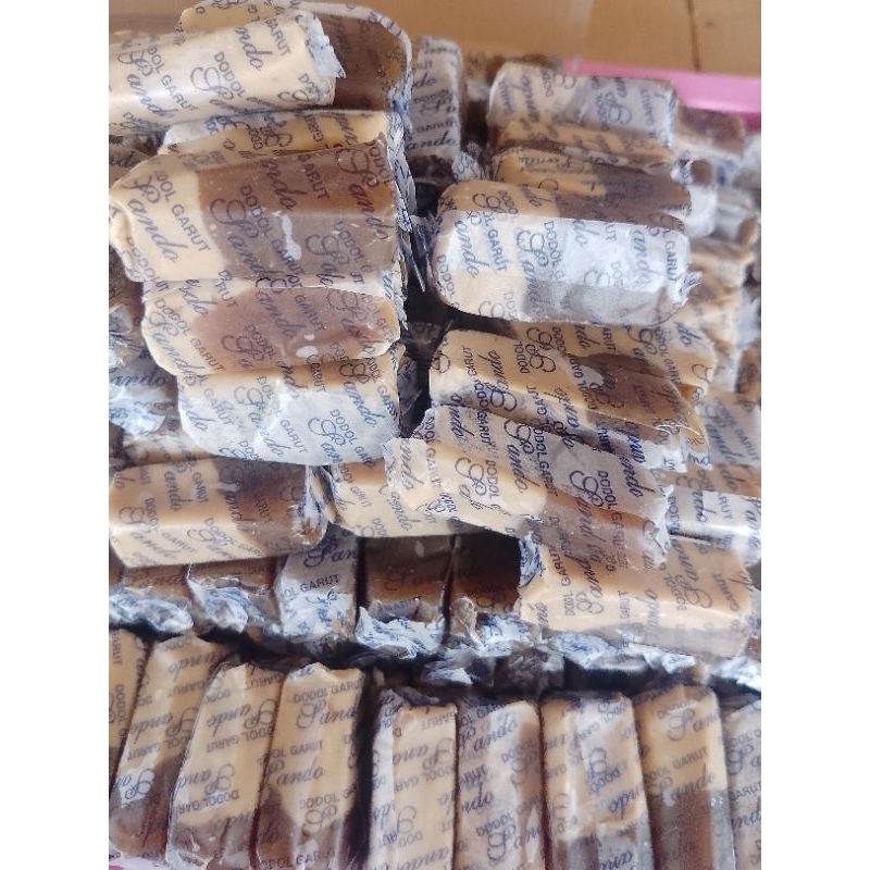 

Dodol garut kombinasi
