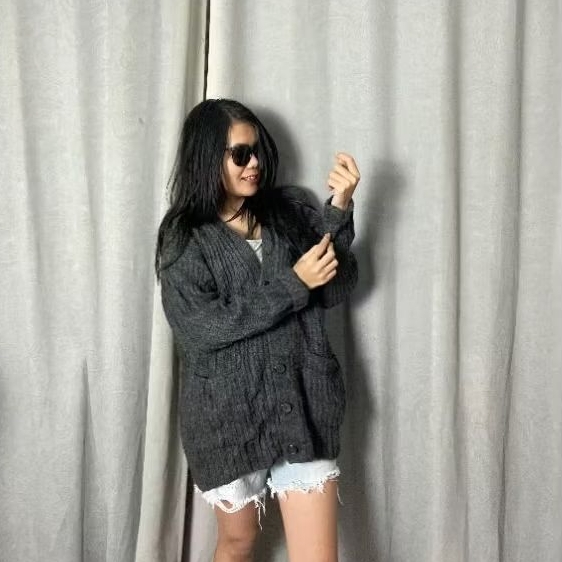 Preloved UNIQLO cardigan Souffle Yarn V-Neck Dark Grey