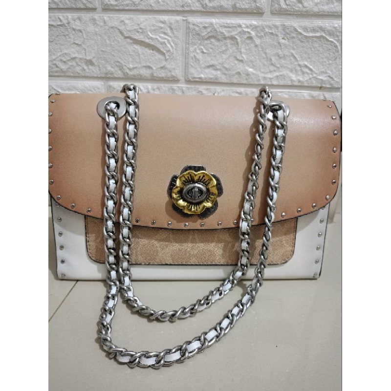 preloved tas pesta wanita model parker merk co@ch tali rantai mewah ukuran 25 cm bahan kulit asli