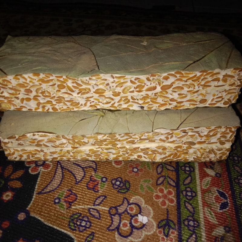 

tempe daun waru (tempe kampoeng)