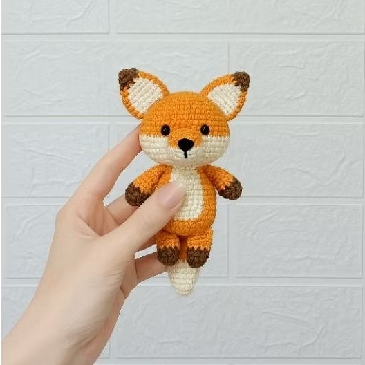 FOX AMIGURUMI KEYCHAIN
