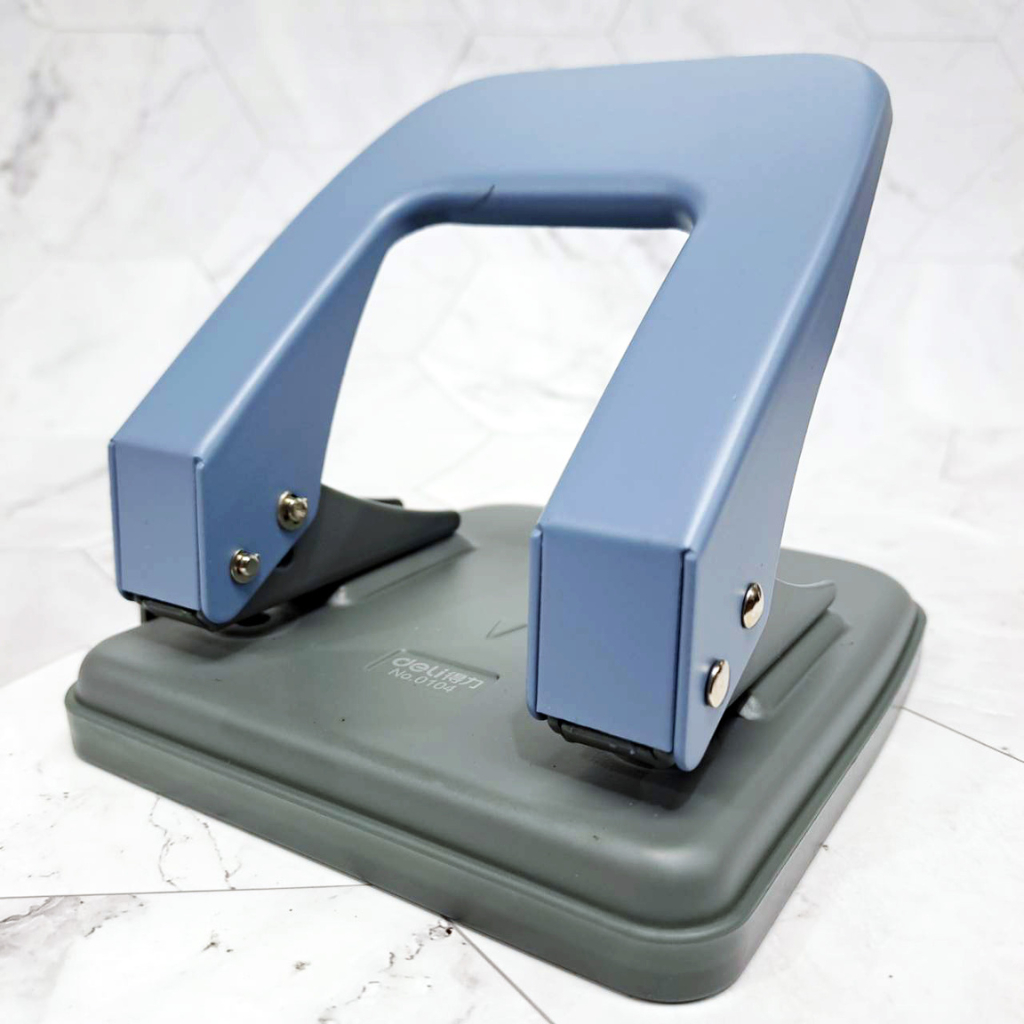 

Pembolong Kertas Deli No. 0104 – 2-Hole Punch dengan Pengukur, Kapasitas 35 Lembar!