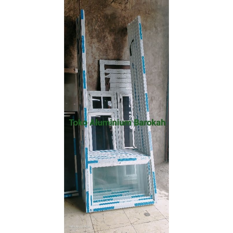 kusen pintu aluminium pakai Boven di atasnya ( kusen saja ) lengkap tinggal pasang saja