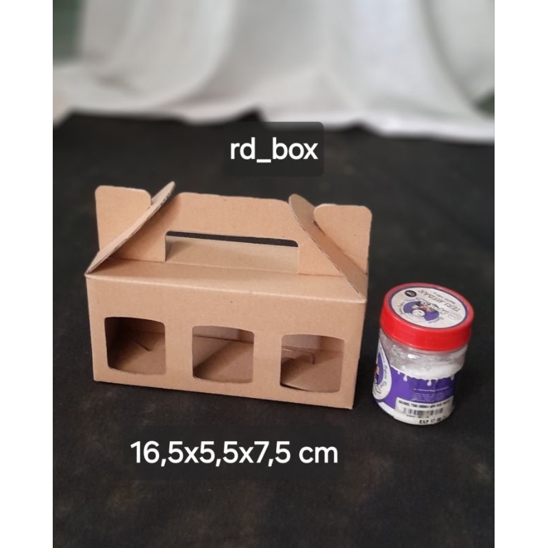 

Kardus/Box hampers 16,5x5,5x7,5.Dus Sambel isi 3