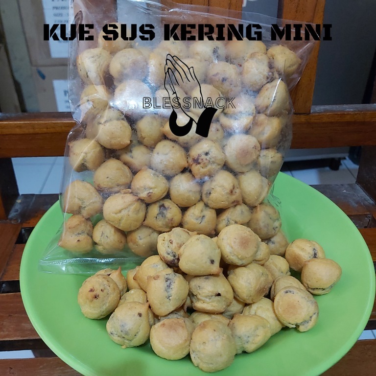 

Cemilan Kue Sus / Soes Kering Mini Isi Coklat 250 gram - Snack Produk Asli UKM Indonesia