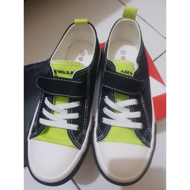 Preloved Airwalk Origional Sepatu anak unisex  Size 33 warna : Hitam Hijau