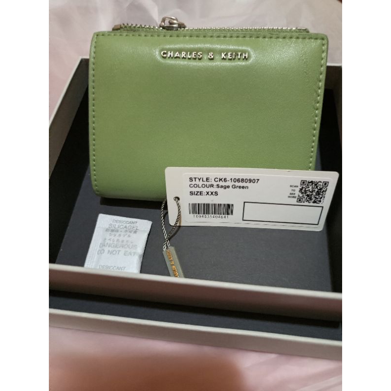 dompet wanita Charles and Keith