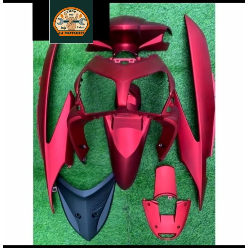 Cover full body halus vario 110 karbu lama merah doff