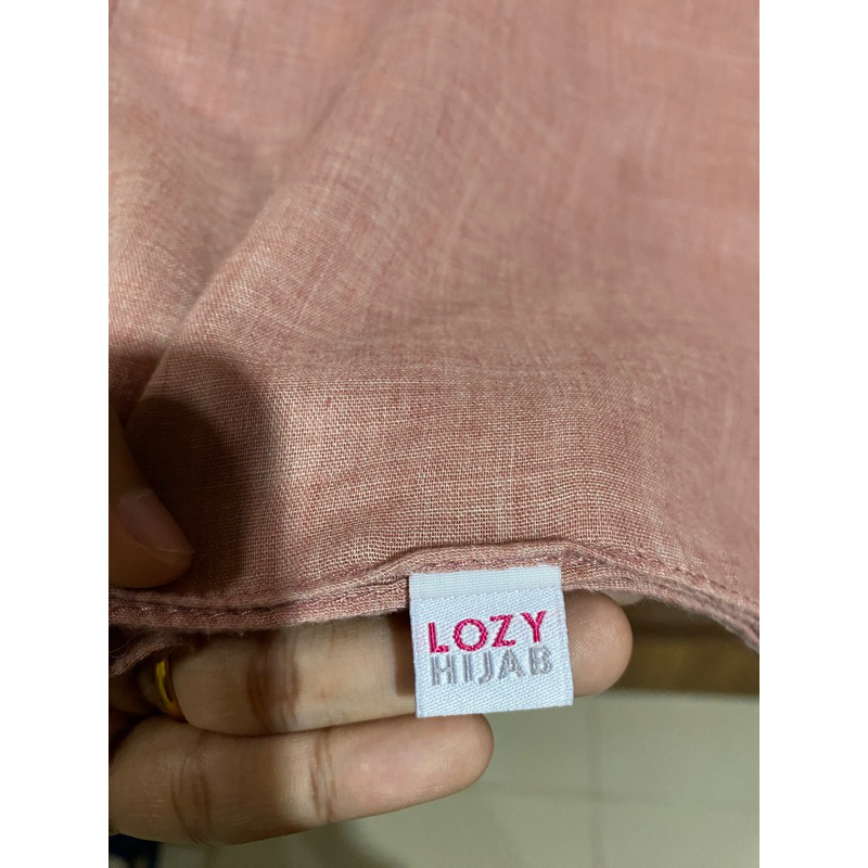 Lozy Hijab Segi empat