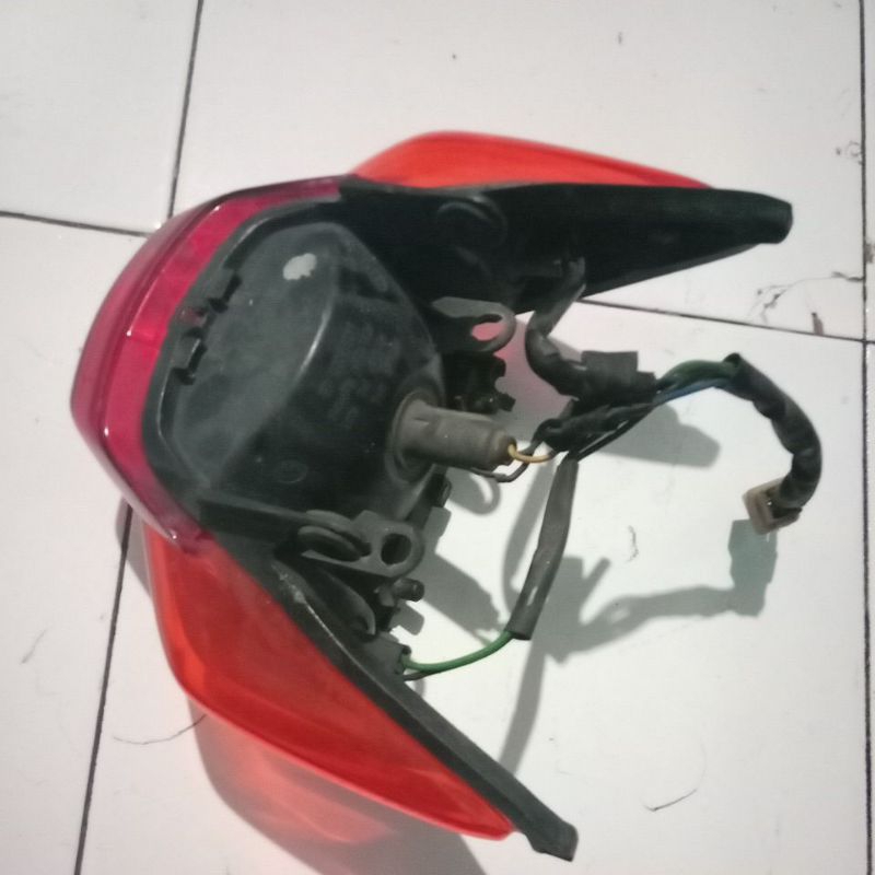 lampu belakang atau stoplamp original copotan nouvo lele