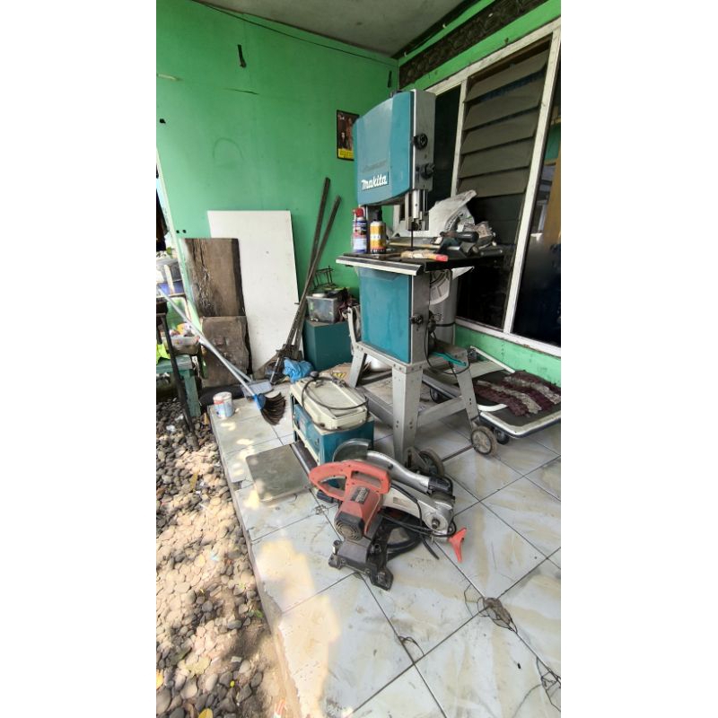 Bandsaw Makita lb1200f