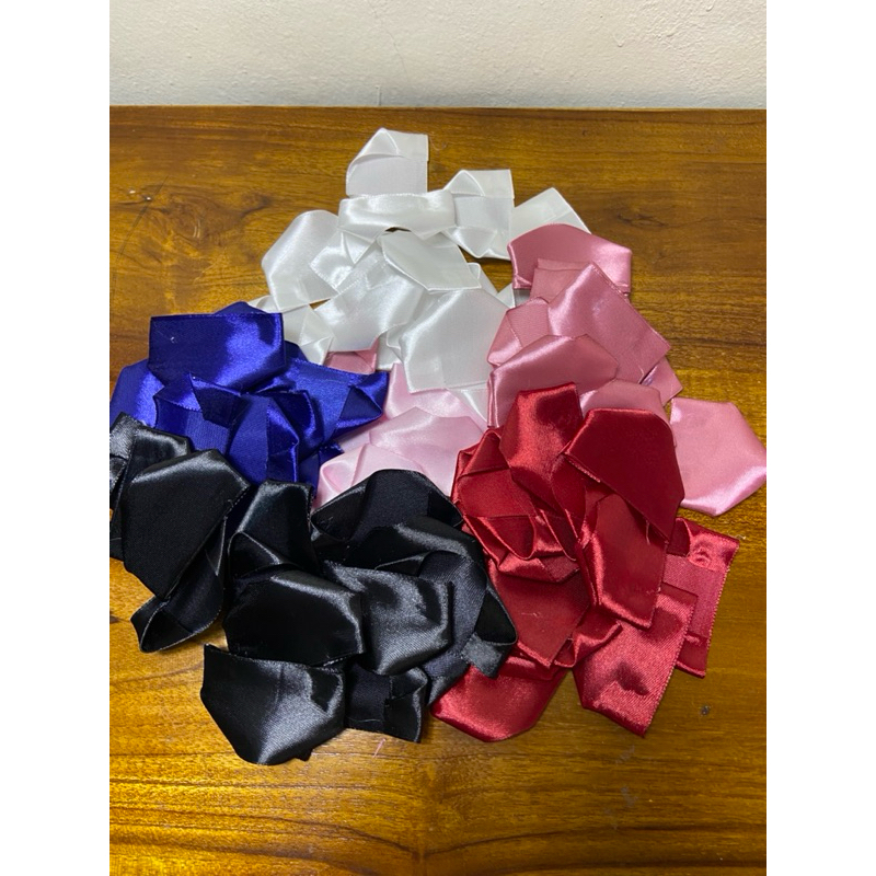 

kelopak bunga Satin/ pita satin siap pakai / kelopak bunga mawar pita satin 4cm