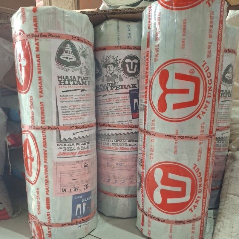 PLASTIK MULSA HITAM PERAK  CAP LONCENG LEBAR 120 CM, BERAT 17 KG