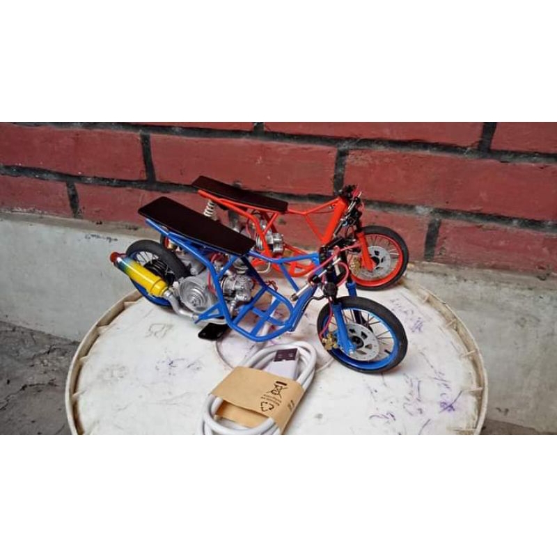 diecast miniatur motor drag Honda Vario 125 racing