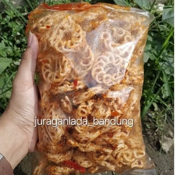 

Cemilan Viral Seblak Kerupuk Rafael 500gram Bumbu Pedas Cikruh Daun Jeruk