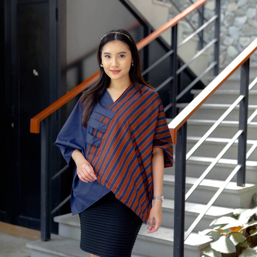 Benang Raja Atasan Wanita Tenun Blangket Lurik Coklat