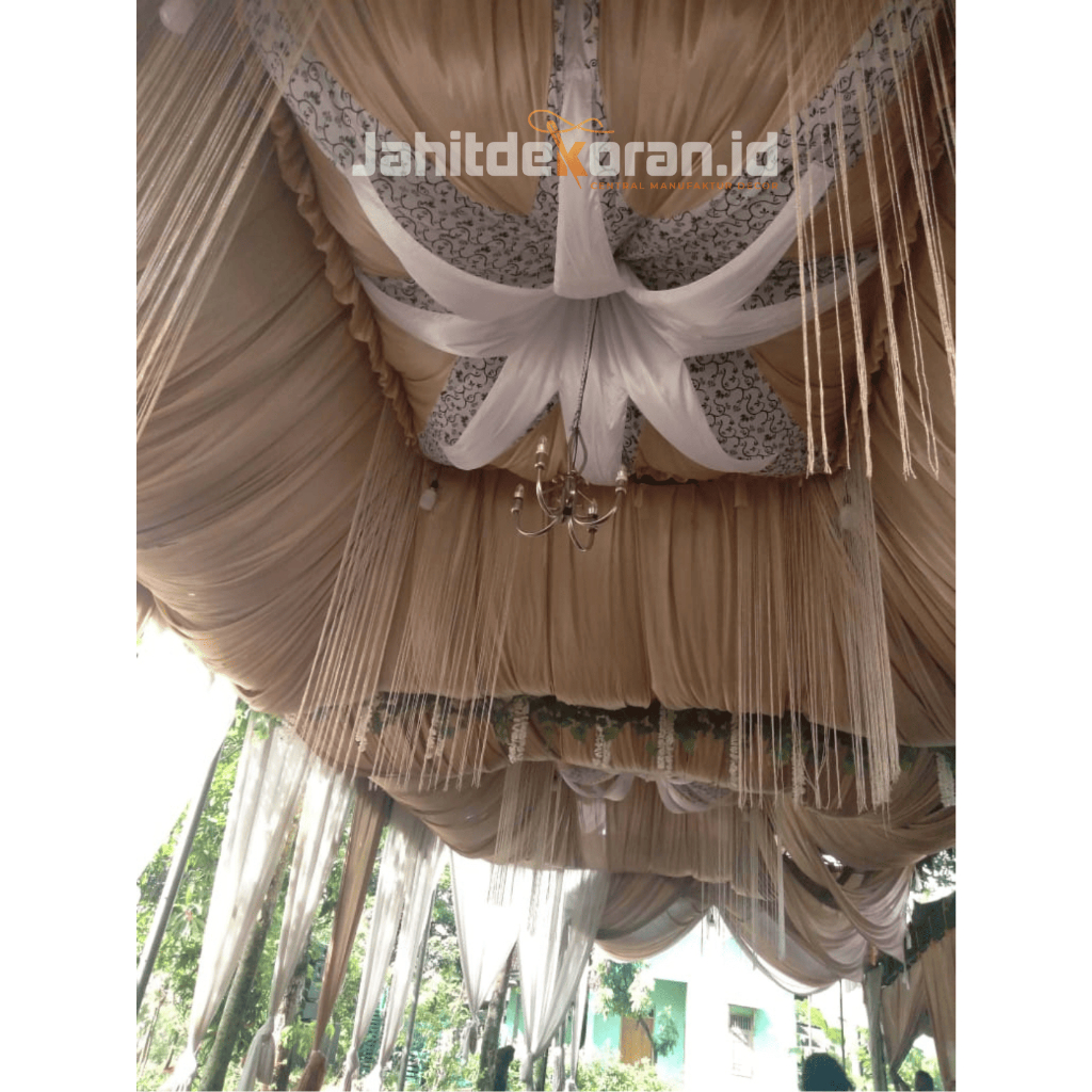 Plafon Tenda Pernikahan Dekorasi Model Terompet