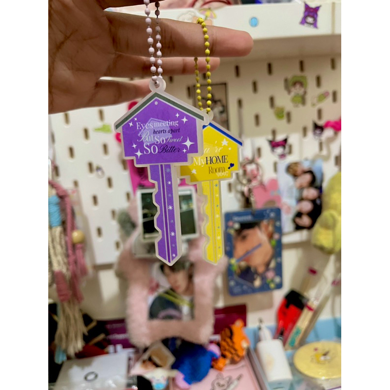 KEYCHAIN MINWON BITTERSWEET & HOUSEMATE