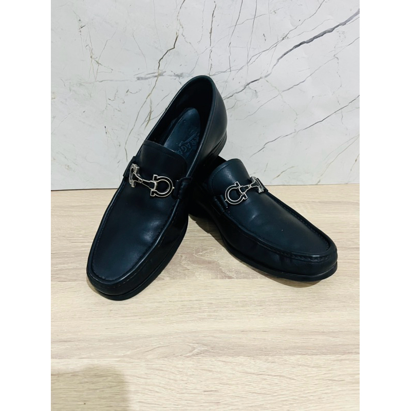 salvatore ferragamo/ sepatu salvatore/ sepatu pria/ sepatu hitam/ sepatu formal/
