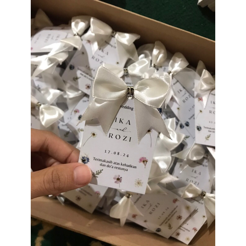 

(55 pcs) Pita & Tag Souvenir Pernikahan pita souvenir